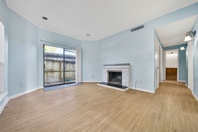 10137 Waterstone Dr, Houston, TX 77042 - photo 4