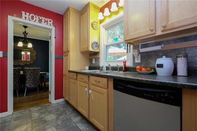 2209 55th St, Des Moines, IA 50310 - photo 7