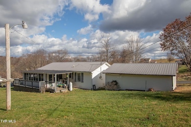 152 Shaw St, Lebanon, VA 24266 - photo 2