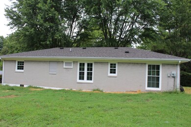 70 Pond St, Tennessee Ridge, TN 37178 - photo 2