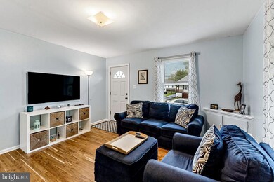 912 Woodlynn Rd, Essex, MD 21221 - photo 5