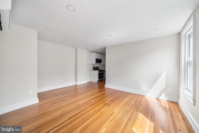 2309 Green St unit 3R, Philadelphia, PA 19130 - photo 2