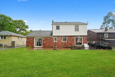 18214 Locust St, Lansing, IL 60438 - photo 4