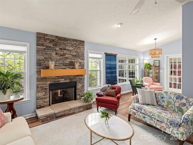 106 Red Cedar Dr, Hendersonville, NC 28792 - photo 4