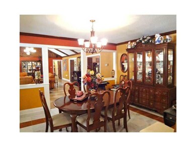 Dining Room. 4
