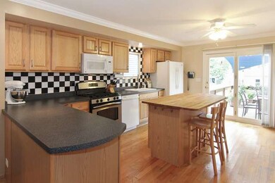 4830 N Bell Ave, Chicago, IL 60625 - photo 4