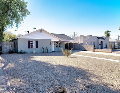 1637 E Montecito Ave