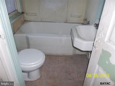 655 W Princess St, York, PA 17401 - photo 3