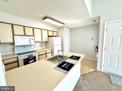 354 Coventry Ct unit 354, West Deptford, NJ 08051 - photo 5