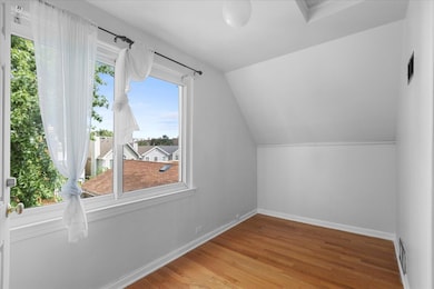 unlisted-address, Chicago, IL 60613 - photo 7