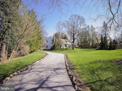 1131 Springmont Cir, Bryn Mawr, PA 19010 - photo 4