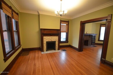 Dining Room / 2nd Parlor