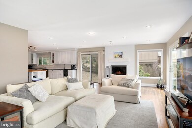 11302 Wedge Dr, Reston, VA 20190 - photo 4