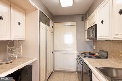 Watergate South unit 1510, Washington, DC 20037 - photo 5