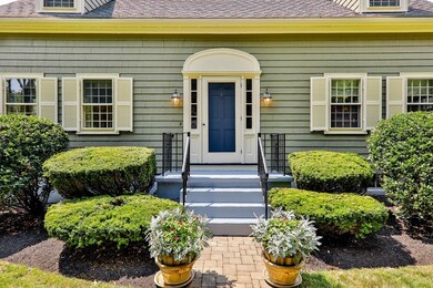 53 Whitelawn Ave, Milton, MA 02186 - photo 3