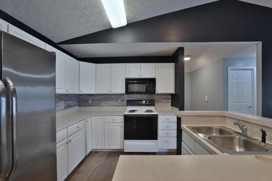 6105-PelicanPointe-13a