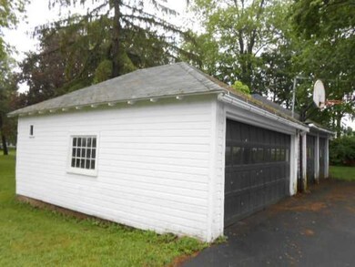 Parking Lot/Garage