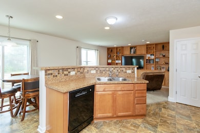 2637 Wildflower Ln, Greenwood, IN 46143 - photo 5