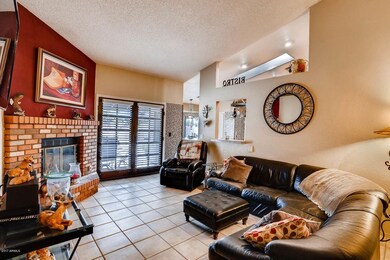 1018 E Paradise Lane Phoenix-large-015-6
