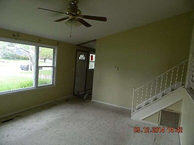 103 Siesta Rd, Carpentersville, IL 60110 - photo 4