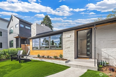 2823 36th Ave W, Seattle, WA 98199 - photo 2