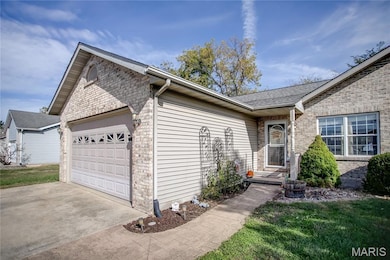 4834 Cedar Spring Dr, Highland, IL 62249 - photo 2