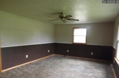 215 Daniels Ave, Conneaut, OH 44030 - photo 4