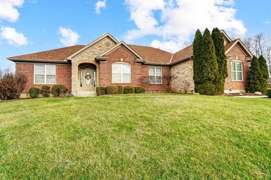 5472 Squirrel Run Ln, Cincinnati, OH 45247 - photo 2