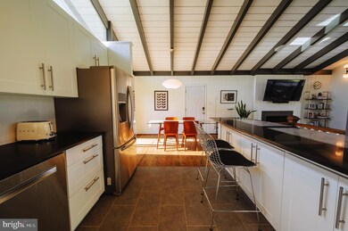 6501 Kerns Ct, Falls Church, VA 22044 - photo 3