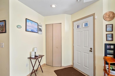 2546 Timberside Dr unit 2546, Columbus, OH 43235 - photo 6