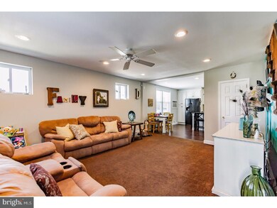 3301 Oakmont St, Philadelphia, PA 19136 - photo 4