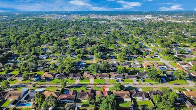 Unbeatable location! Conveniently located near Hwy