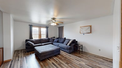 814 S 2nd St, Guttenberg, IA 52052 - photo 4