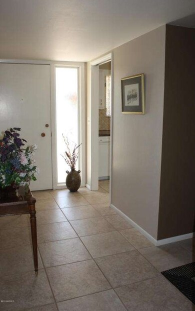 10726 W Hatcher Rd, Sun City, AZ 85351 - photo 4