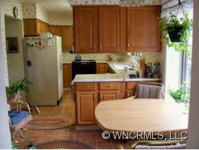 Eat-In Kitchen