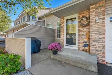 834 Summer Pines Cir, Hudson, WI 54016 - photo 2