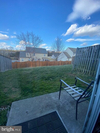 403 Hupps Hill Ct, Strasburg, VA 22657 - photo 2