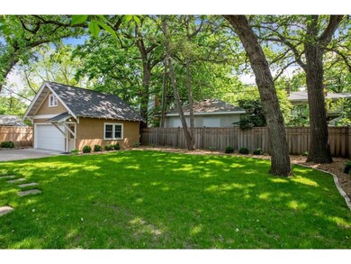 Amazing convenient location with walkability to la