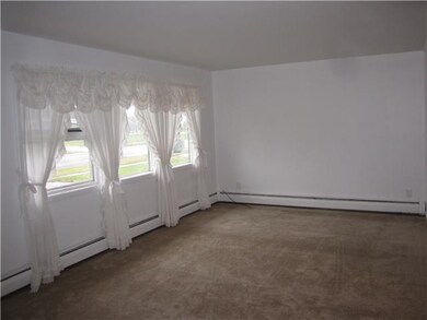 Living Room All new carpet and fresh paint!