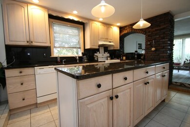 17 Davis St, Saugus, MA 01906 - photo 3