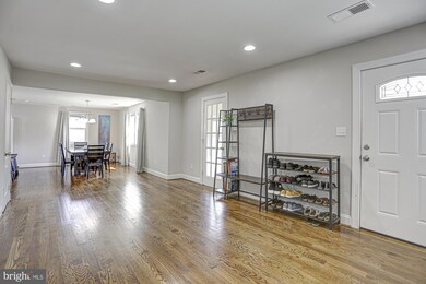 8809 Dangerfield Rd, Clinton, MD 20735 - photo 2