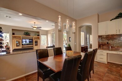 Eat-in Kitchen