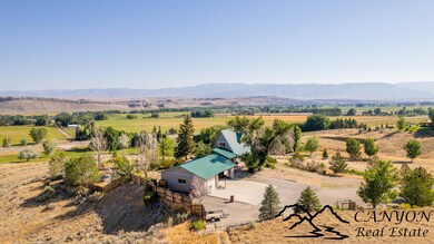 870 Hwy 14, Shell, WY 82426 - photo 3