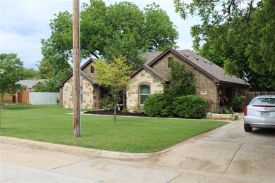 519 Paradise St, Fort Worth, TX 76111 - photo 3