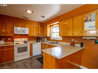 3285 Western Dr, Eugene, OR 97401 - photo 6