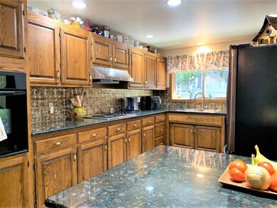 2793 Pleasant Creek Rd, Rogue River, OR 97537 - photo 3