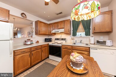 7 Knollwood Dr, Woodbury, NJ 08096 - photo 3