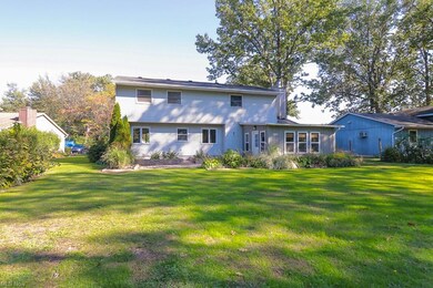 376 Buckeye Dr, Sheffield Lake, OH 44054 - photo 4