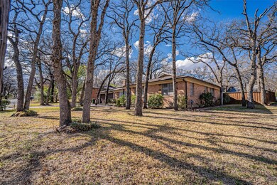 600 Oakwood Ave, Hurst, TX 76053 - photo 6