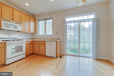 8024 Pennington Dr, Laurel, MD 20724 - photo 5